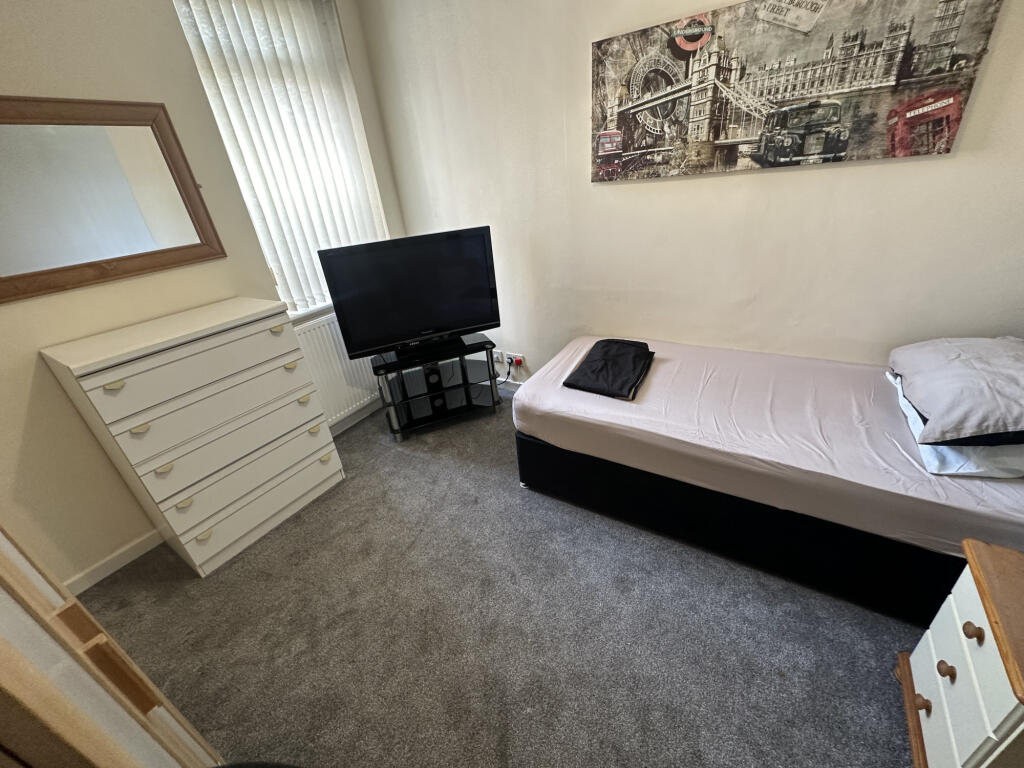 1 bed Mid Terraced House for rent in Warrington. From Domlets Ltd - Warrington