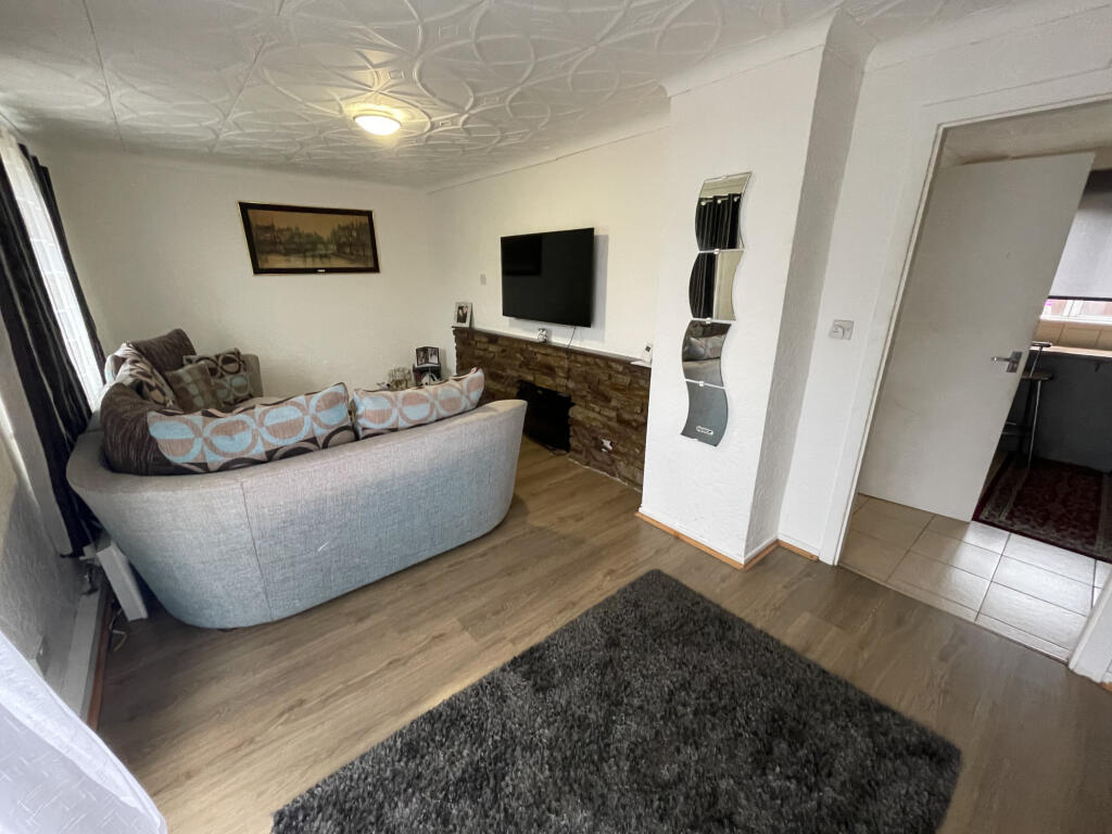 4 bed Mid Terraced House for rent in Winwick. From Domlets Ltd - Warrington