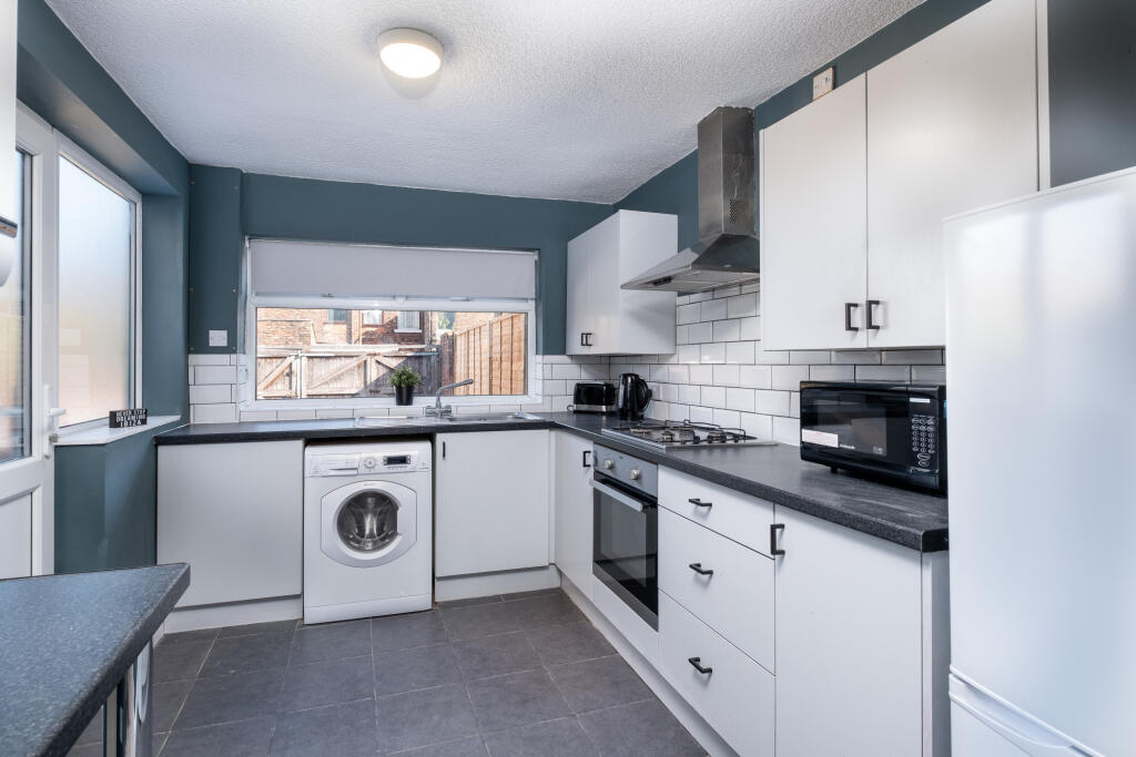 4 bed House Share for rent in Warrington. From Domlets Ltd - Warrington