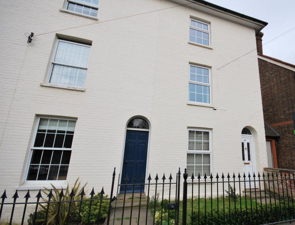 4 bed Semi Detached for rent in Tonbridge. From Doorknobs Ltd - Tunbridge Wells