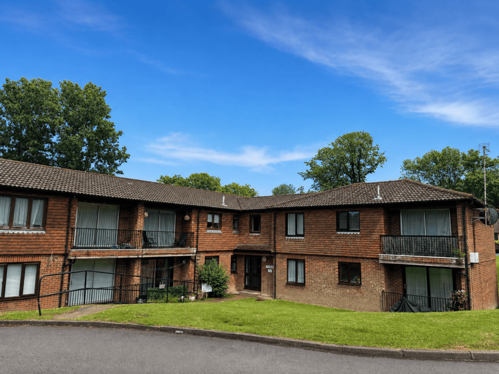 2 bed 1st Floor Flat for rent in Crowborough. From Doorknobs Ltd - Tunbridge Wells