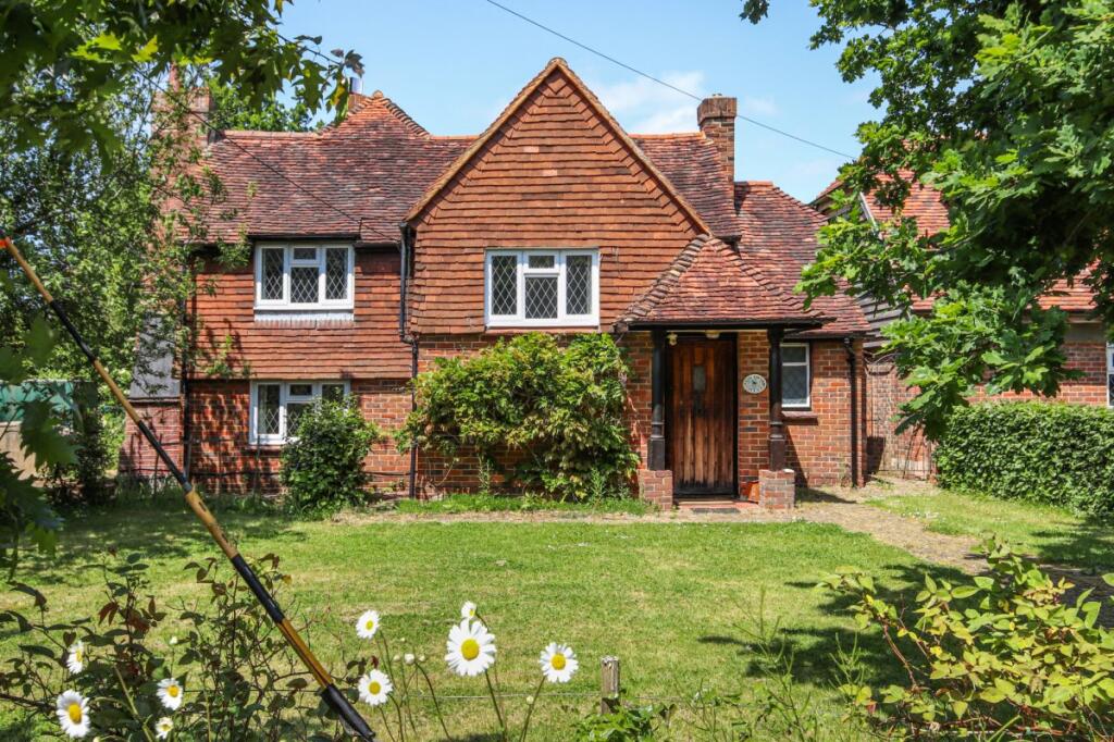 3 bed Detached for rent in Tonbridge. From Doorknobs Ltd - Tunbridge Wells