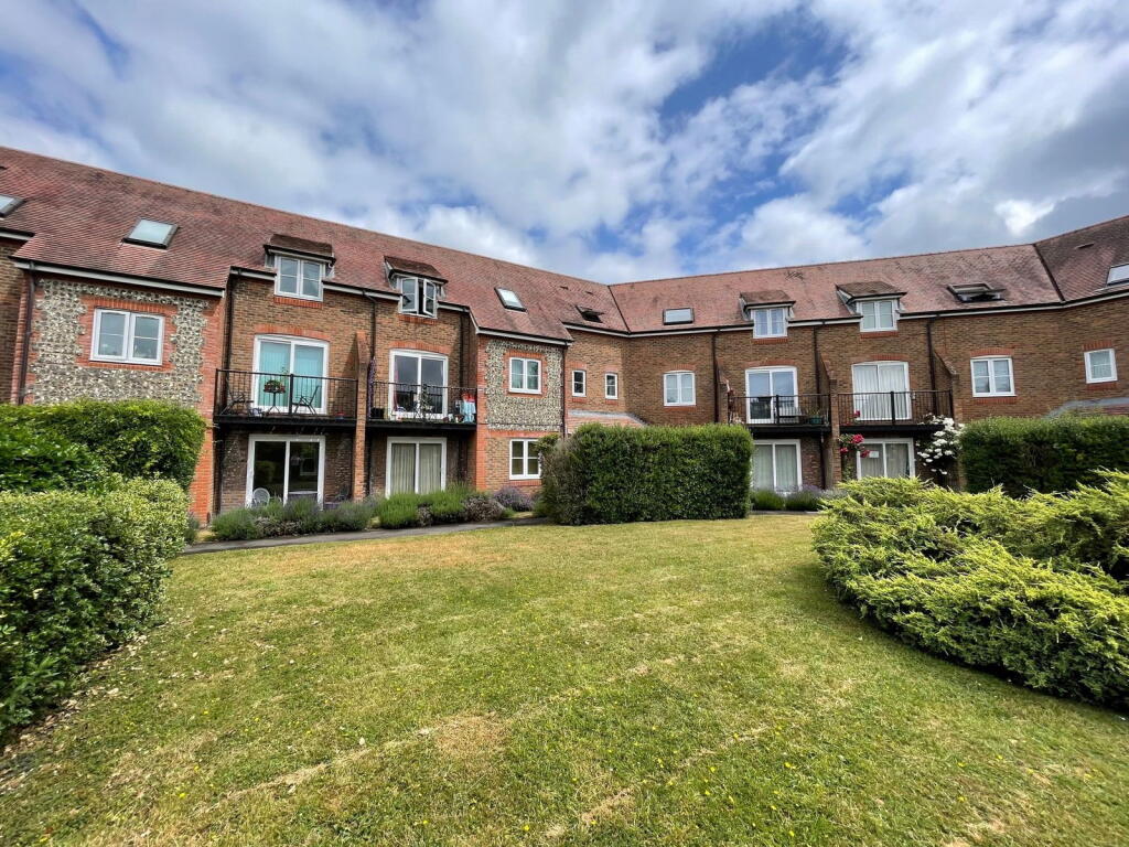 2 bed 1st Floor Flat for rent in Newbury. From Downer & Co - Newbury