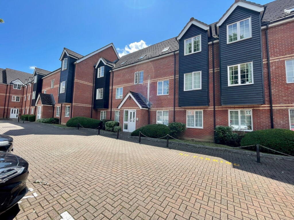 2 bed 1st Floor Flat for rent in Newbury. From Downer & Co - Newbury