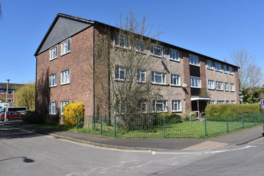 2 bed 1st Floor Flat for rent in Newbury. From Downer & Co - Newbury