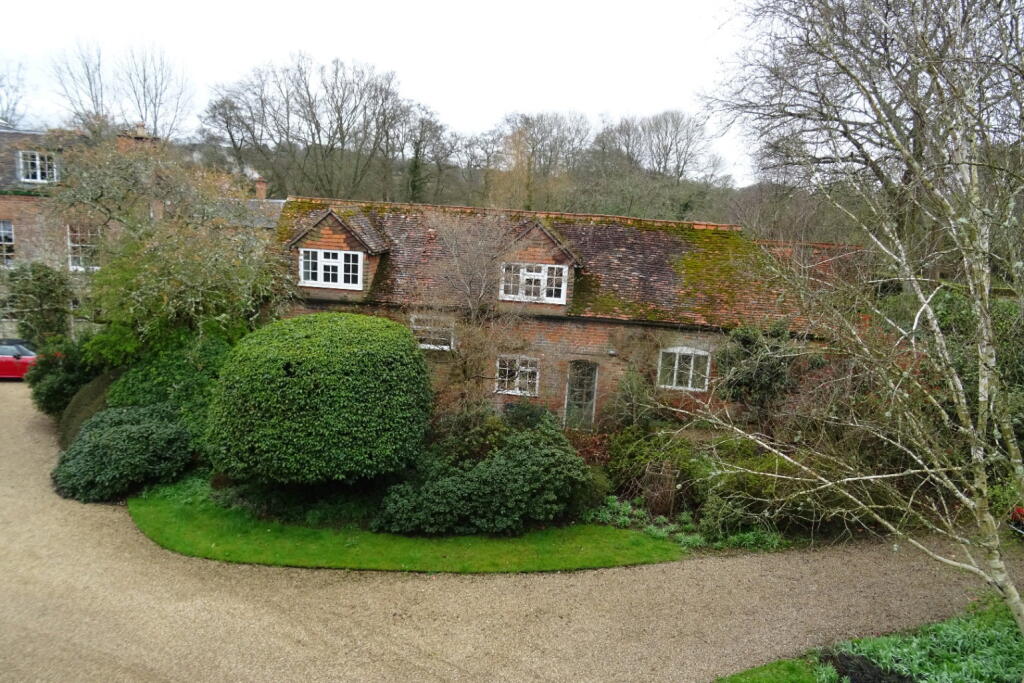 2 bed Detached for rent in Newtown. From Downer & Co - Newbury