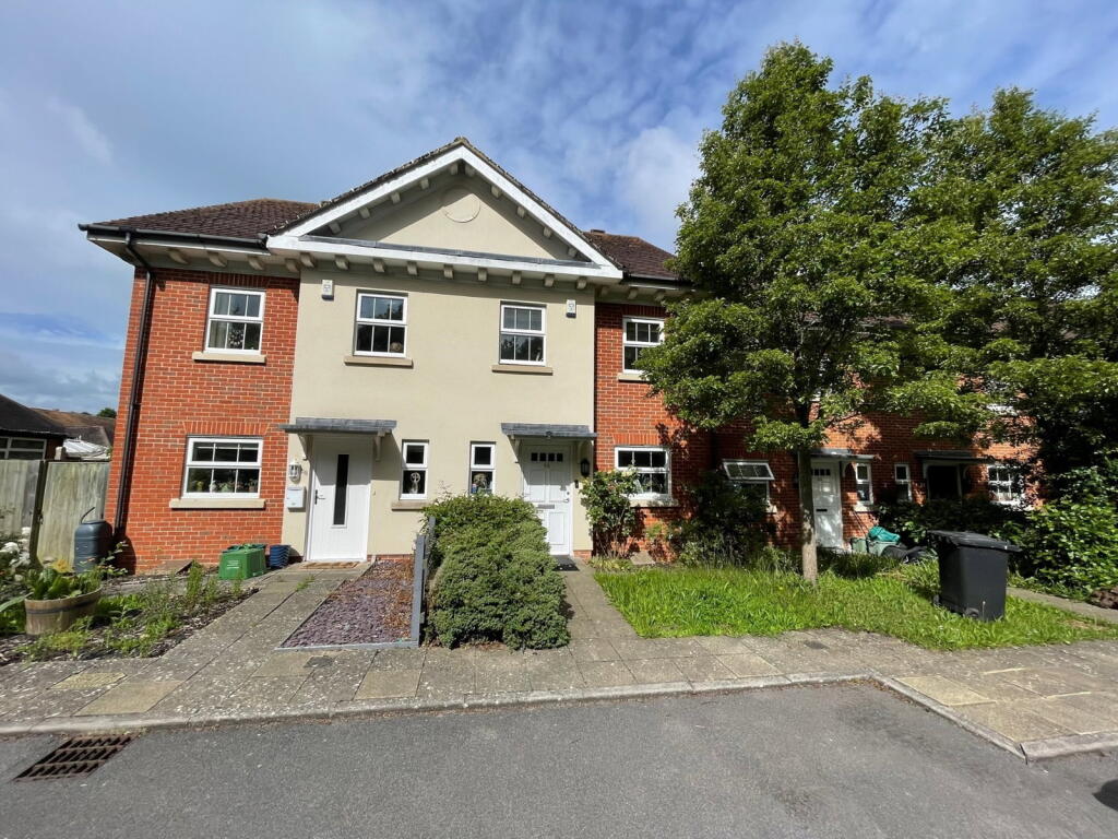 3 bed Mid Terraced House for rent in Newbury. From Downer & Co - Newbury