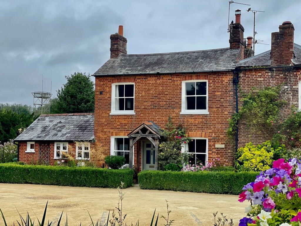 2 bed Semi Detached for rent in Whitchurch. From Downer & Co - Newbury 2 bed Semi Detached for rent in Whitchurch. From Downer & Co - Newbury