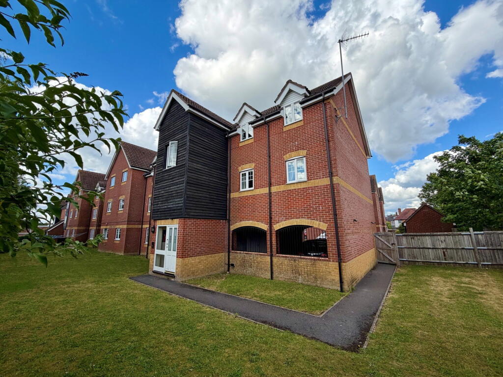 2 bed 1st Floor Flat for rent in Newbury. From Downer & Co - Newbury