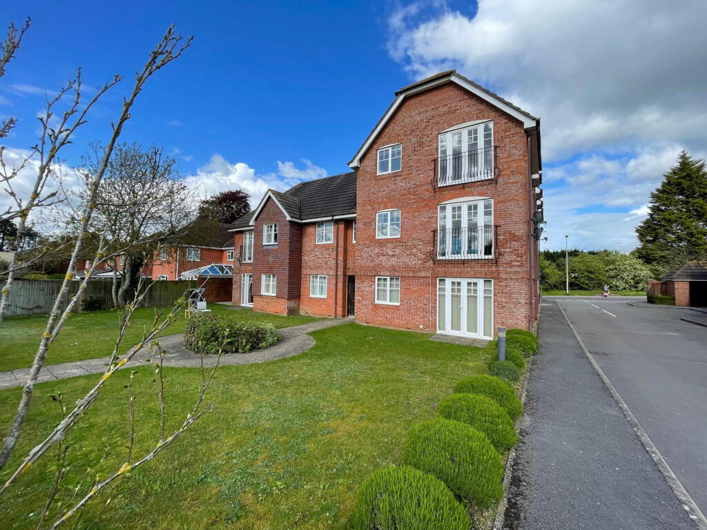 1 bed 1st Floor Flat for rent in Greenham. From Downer & Co - Newbury