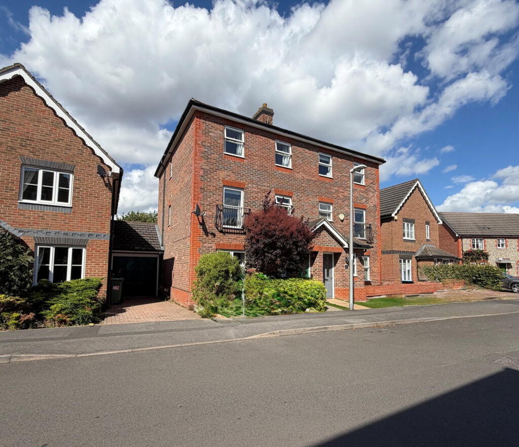 4 bed Semi Detached for rent in Newbury. From Downer & Co - Newbury 4 bed Semi Detached for rent in Newbury. From Downer & Co - Newbury
