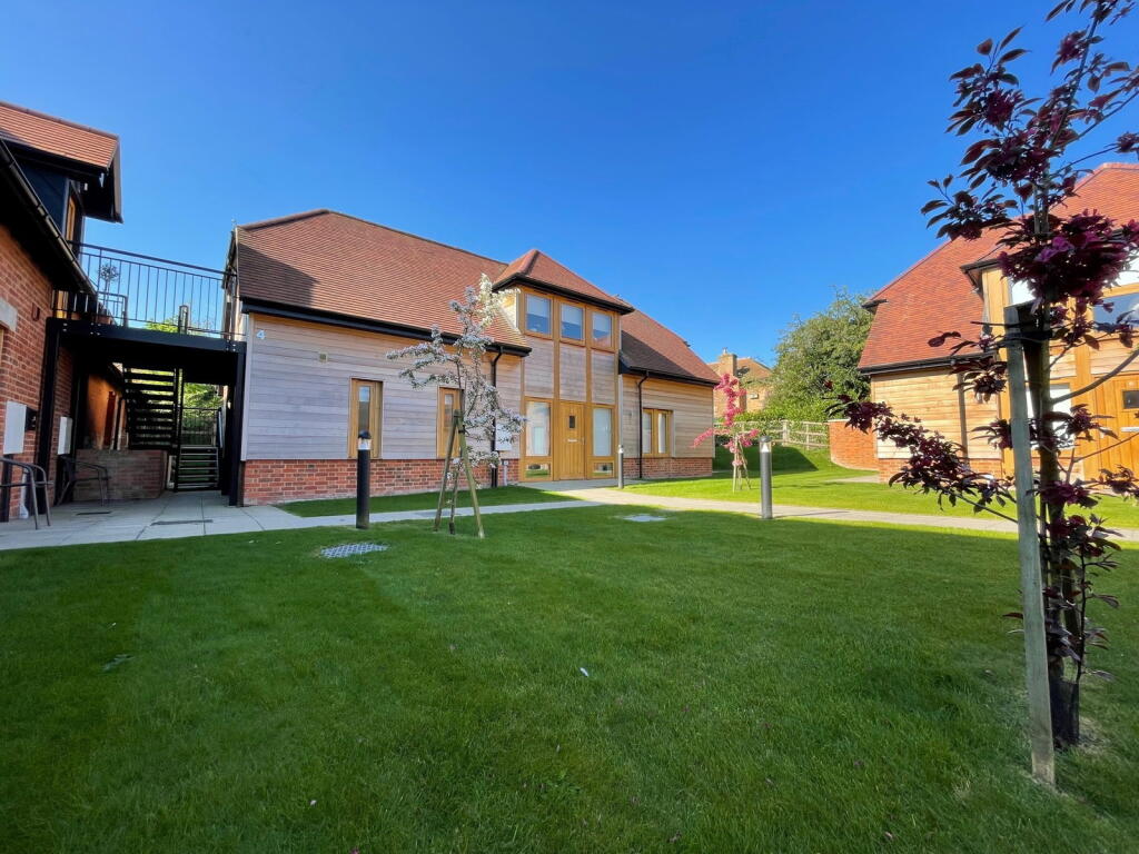 2 bed 1st Floor Flat for rent in Ball Hill. From Downer & Co - Newbury
