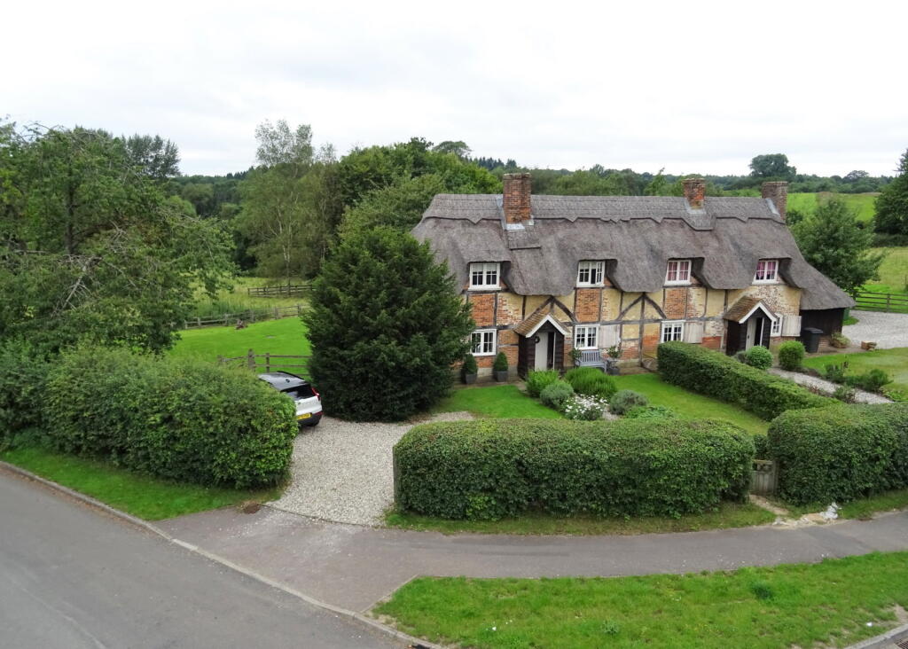 3 bed Semi Detached for rent in Upper Woolhampton. From Downer & Co - Newbury