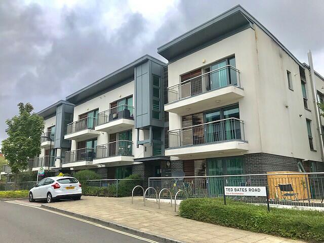 1 bed Apartment for rent in Southampton. From Leaders - Southampton Ocean Village Marina