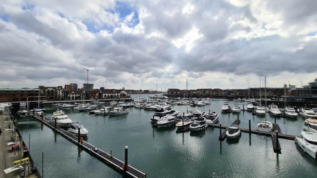 2 bed Apartment for rent in Southampton. From Leaders Waterside Properties Lettings - Ocean Village