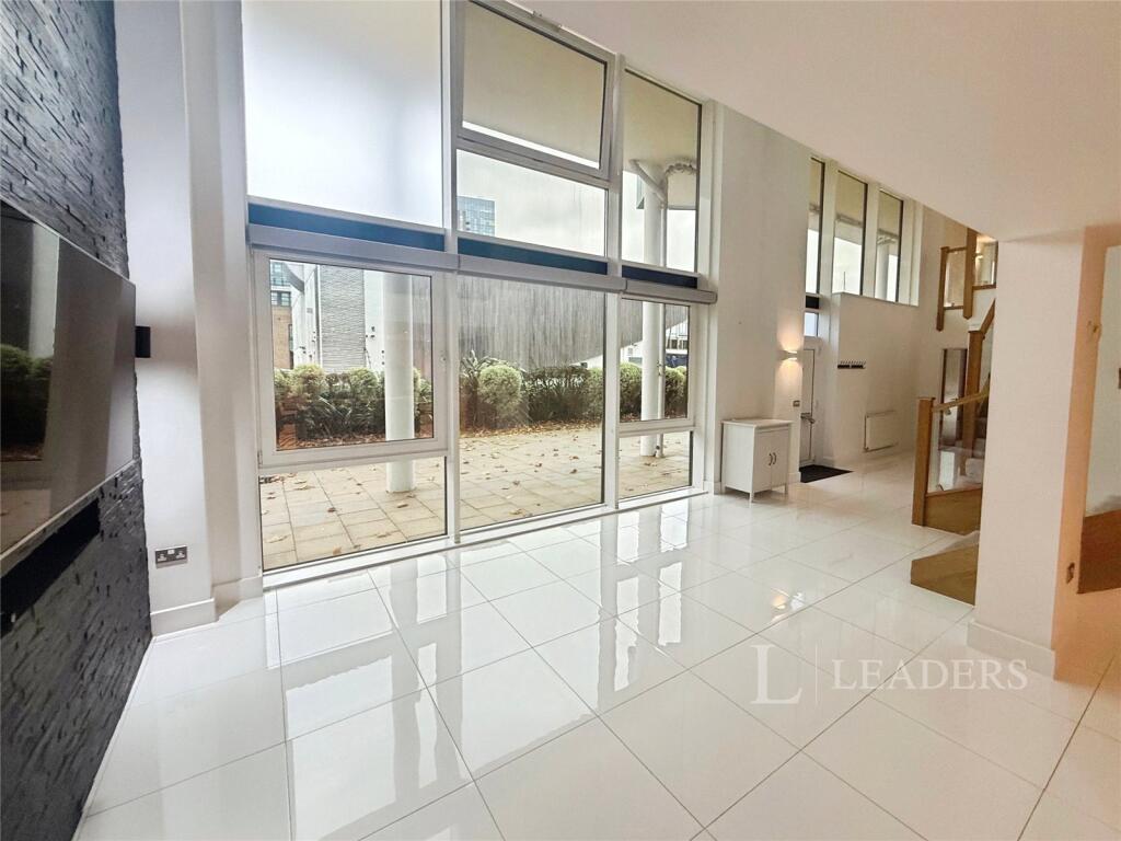 2 bed 1st Floor Flat for rent in Southampton. From Leaders Waterside Properties Sales - Ocean Village 2 bed 1st Floor Flat for rent in Southampton. From Leaders Waterside Properties Sales - Ocean Village