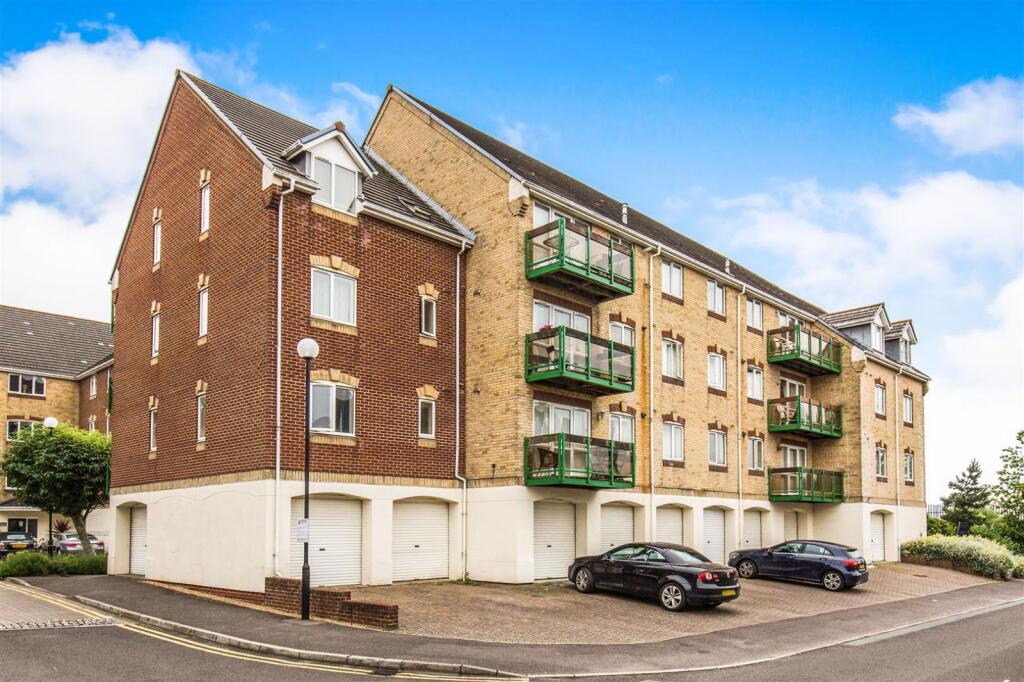 2 bed 1st Floor Flat for rent in Southampton. From Leaders Waterside Properties Sales - Ocean Village