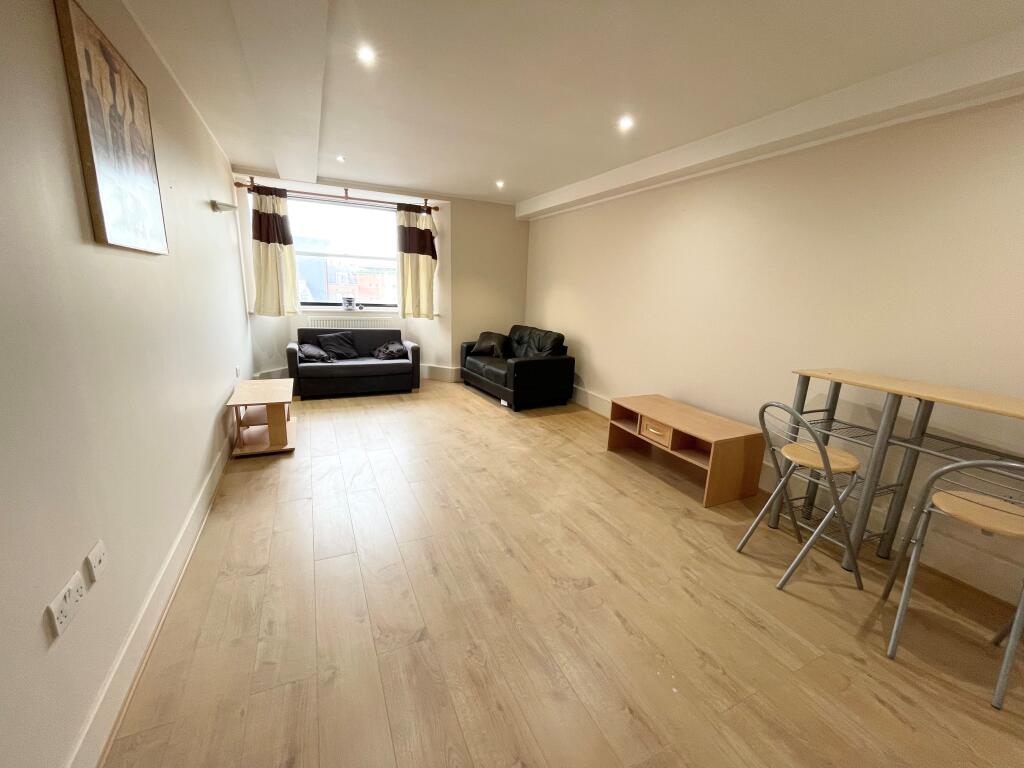 1 bed 1st Floor Flat for rent in Southampton. From Leaders Waterside Properties Sales - Ocean Village 1 bed 1st Floor Flat for rent in Southampton. From Leaders Waterside Properties Sales - Ocean Village