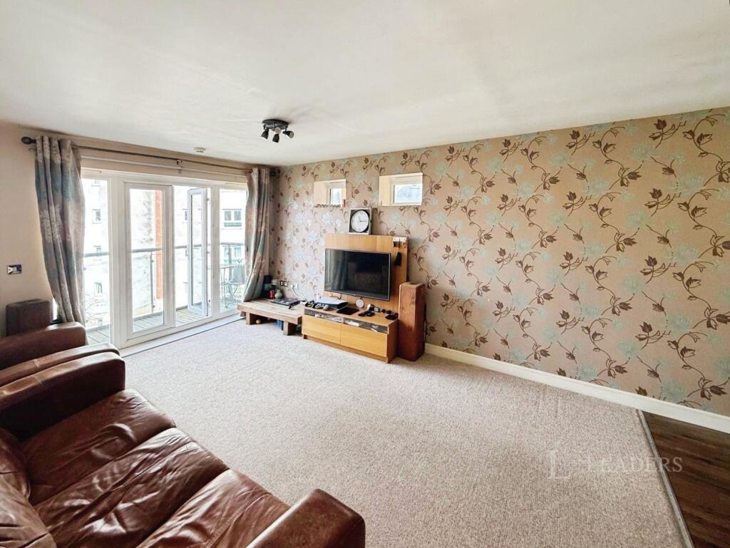 2 bed 1st Floor Flat for rent in Southampton. From Leaders Waterside Properties Sales - Ocean Village