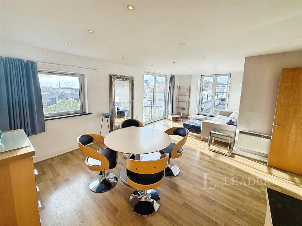 2 bed 1st Floor Flat for rent in Southampton. From Leaders Waterside Properties Sales - Ocean Village