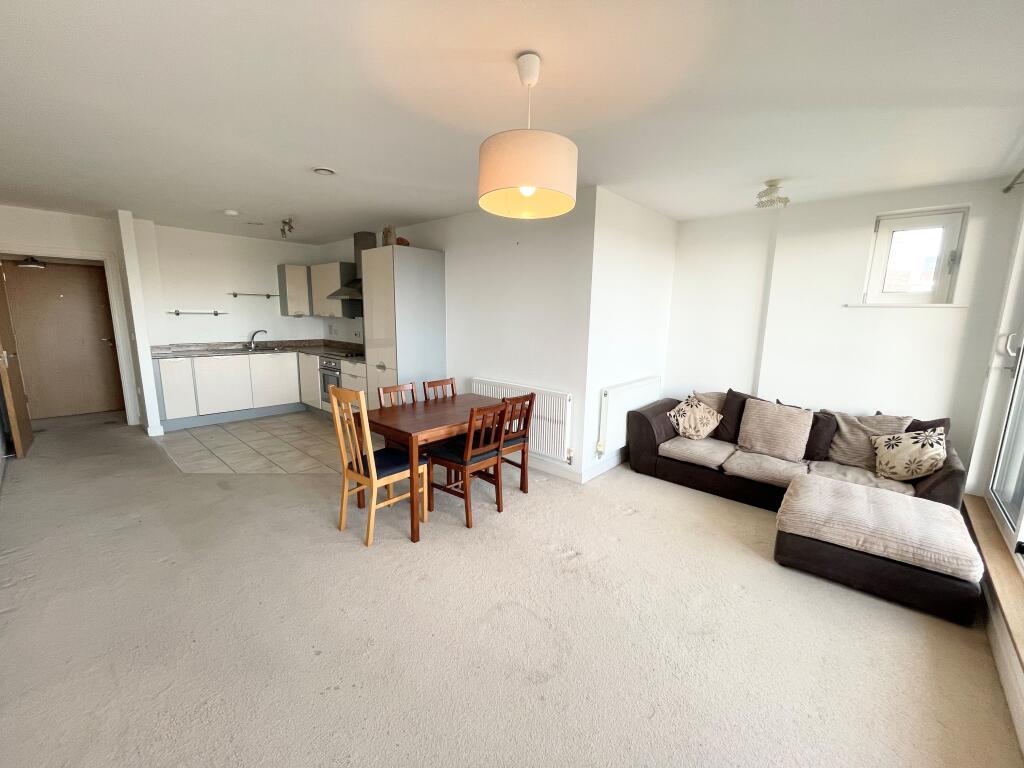 2 bed 1st Floor Flat for rent in Southampton. From Leaders Waterside Properties Sales - Ocean Village
