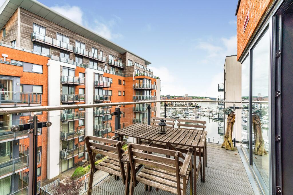 1 bed 1st Floor Flat for rent in Southampton. From Leaders Waterside Properties Sales - Ocean Village 1 bed 1st Floor Flat for rent in Southampton. From Leaders Waterside Properties Sales - Ocean Village