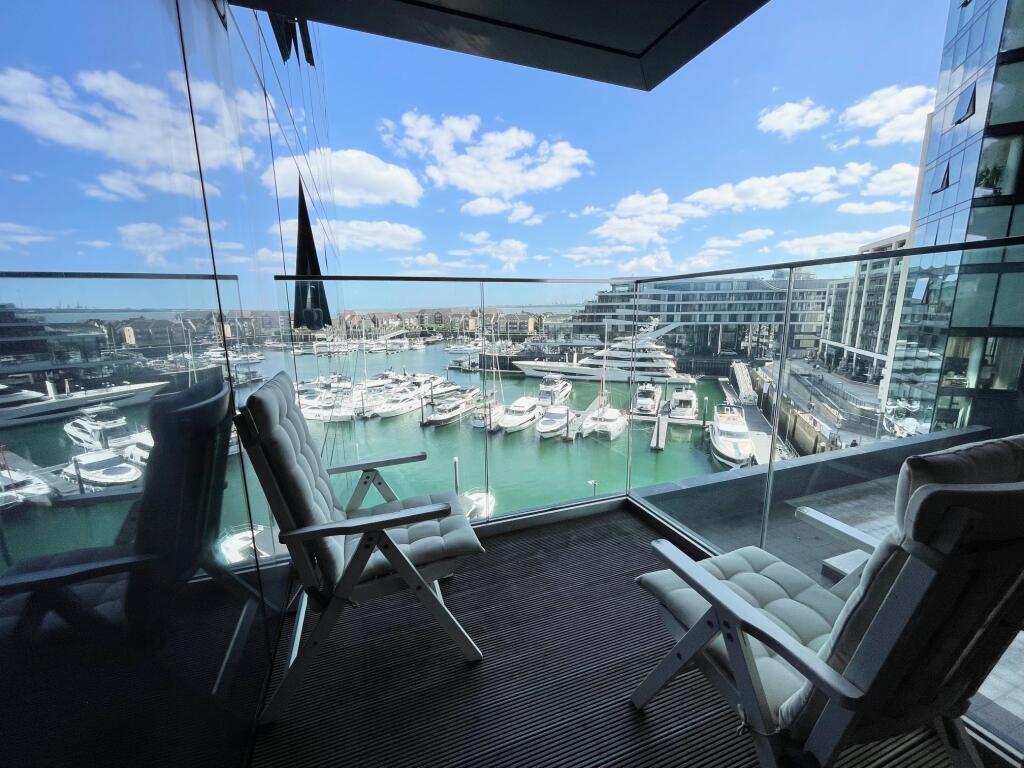 2 bed 1st Floor Flat for rent in Southampton. From Leaders Waterside Properties Sales - Ocean Village 2 bed 1st Floor Flat for rent in Southampton. From Leaders Waterside Properties Sales - Ocean Village