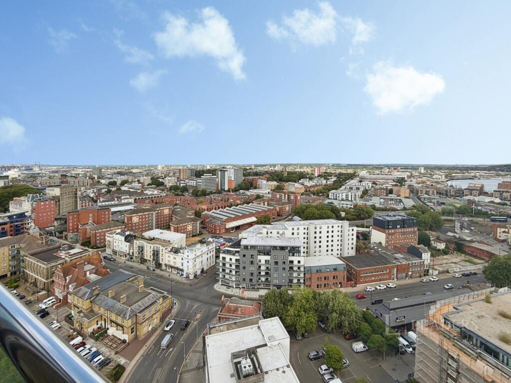 2 bed 1st Floor Flat for rent in Southampton. From Leaders Waterside Properties Sales - Ocean Village 2 bed 1st Floor Flat for rent in Southampton. From Leaders Waterside Properties Sales - Ocean Village