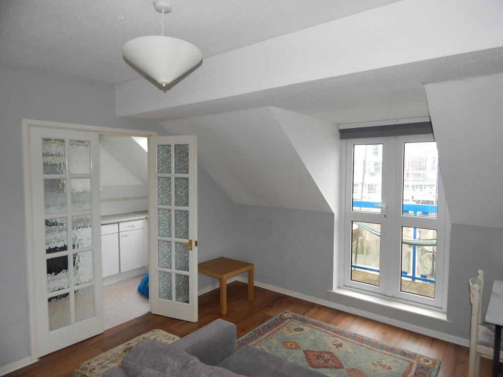 2 bed 1st Floor Flat for rent in Southampton. From Leaders Waterside Properties Sales - Ocean Village 2 bed 1st Floor Flat for rent in Southampton. From Leaders Waterside Properties Sales - Ocean Village