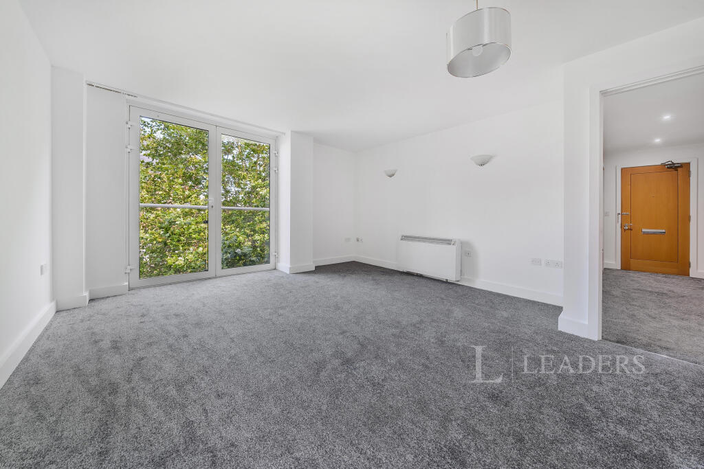 1 bed 1st Floor Flat for rent in Southampton. From Leaders Waterside Properties Sales - Ocean Village