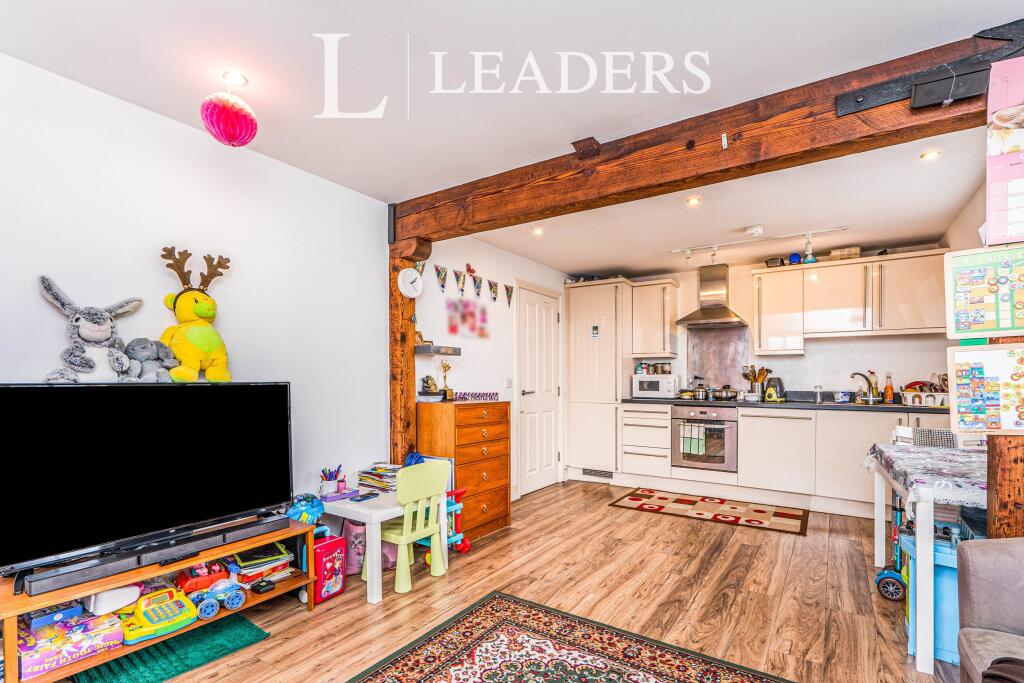 2 bed 1st Floor Flat for rent in Southampton. From Leaders Waterside Properties Sales - Ocean Village
