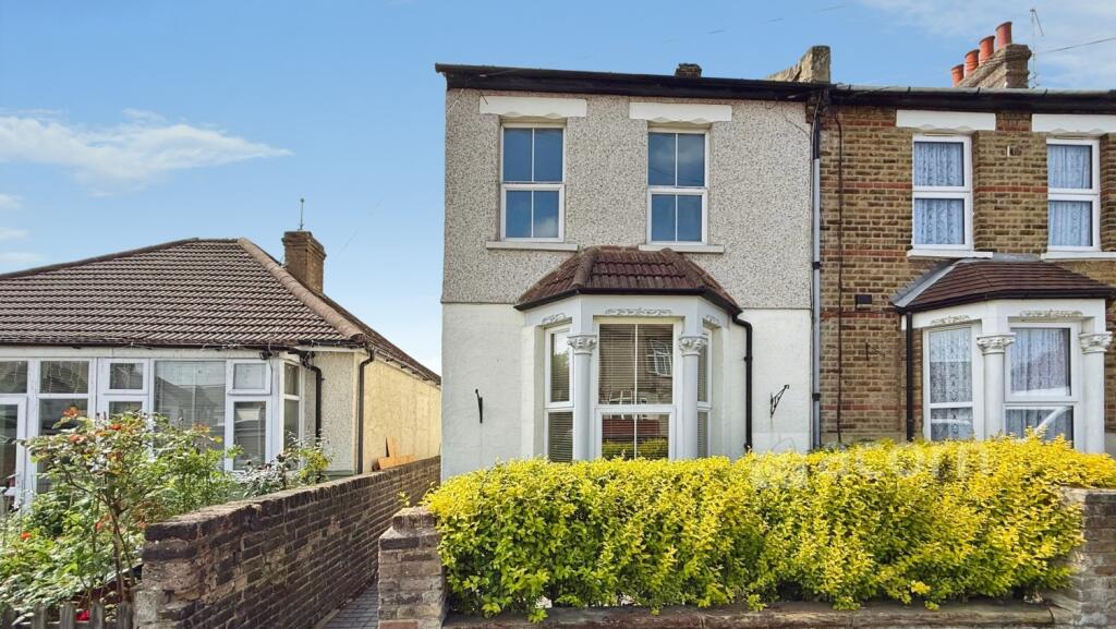 3 bed End of Terrace for rent in Erith. From Acorn - Belvedere