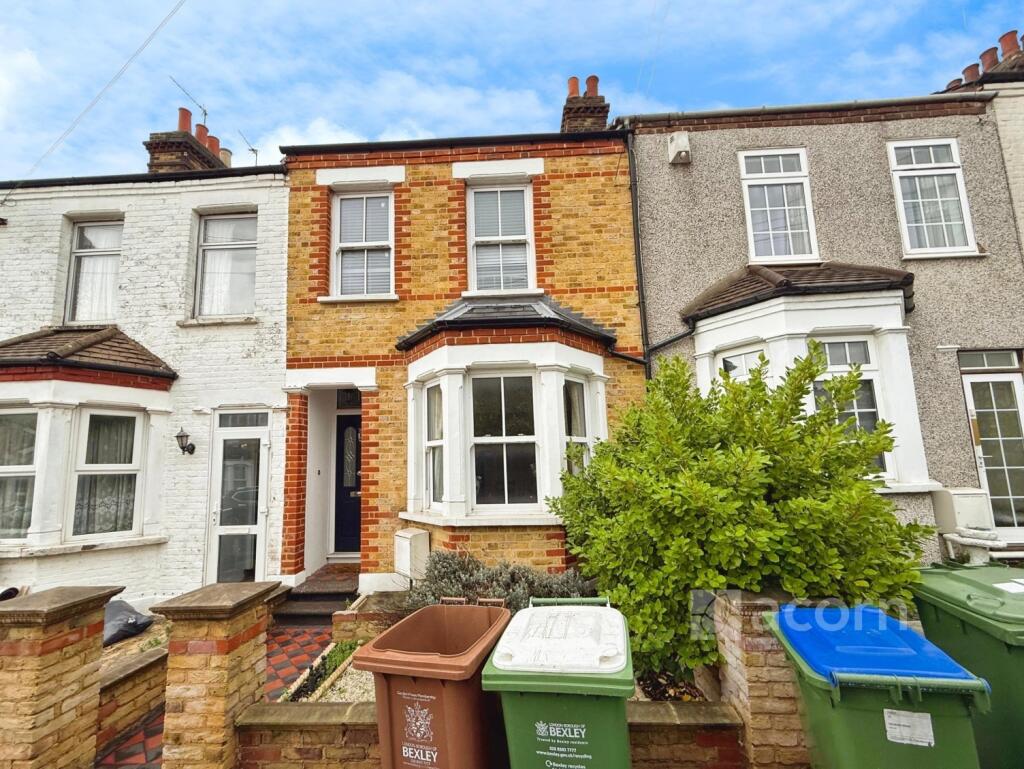 3 bed Mid Terraced House for rent in Erith. From Acorn - Northumberland Heath