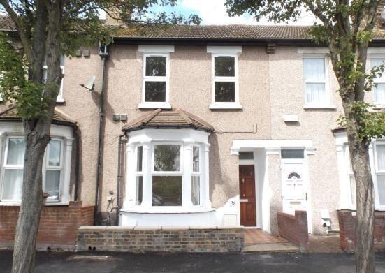 4 bed Mid Terraced House for rent in Erith. From Acorn - Northumberland Heath