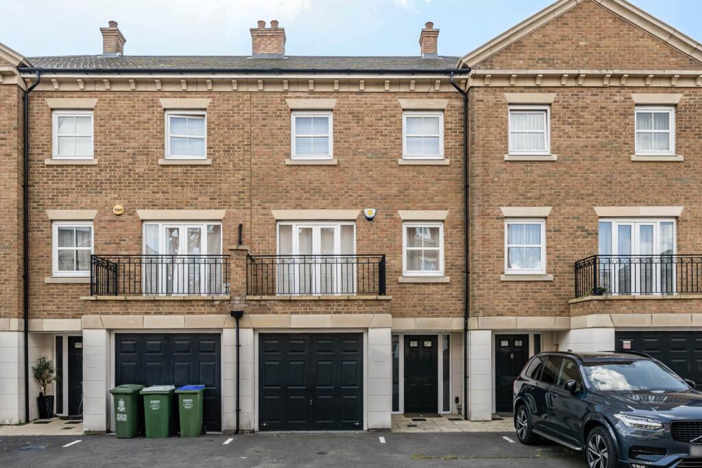 4 bed Mid Terraced House for rent in Erith. From Acorn - Northumberland Heath 4 bed Mid Terraced House for rent in Erith. From Acorn - Northumberland Heath