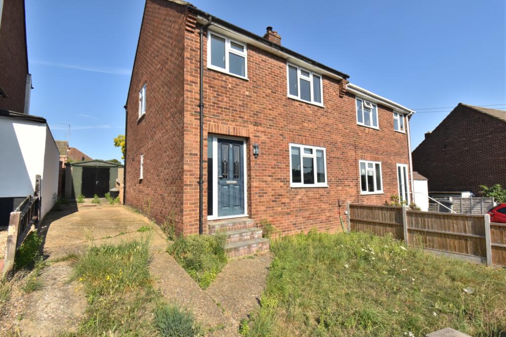 3 bed Semi Detached for rent in Hextable. From Langford Russell - Swanley 3 bed Semi Detached for rent in Hextable. From Langford Russell - Swanley