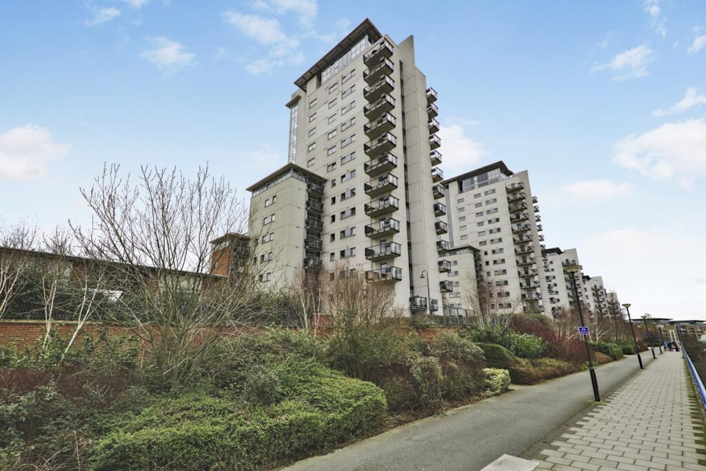 2 bed 1st Floor Flat for rent in Woolwich. From John Payne - Woolwich