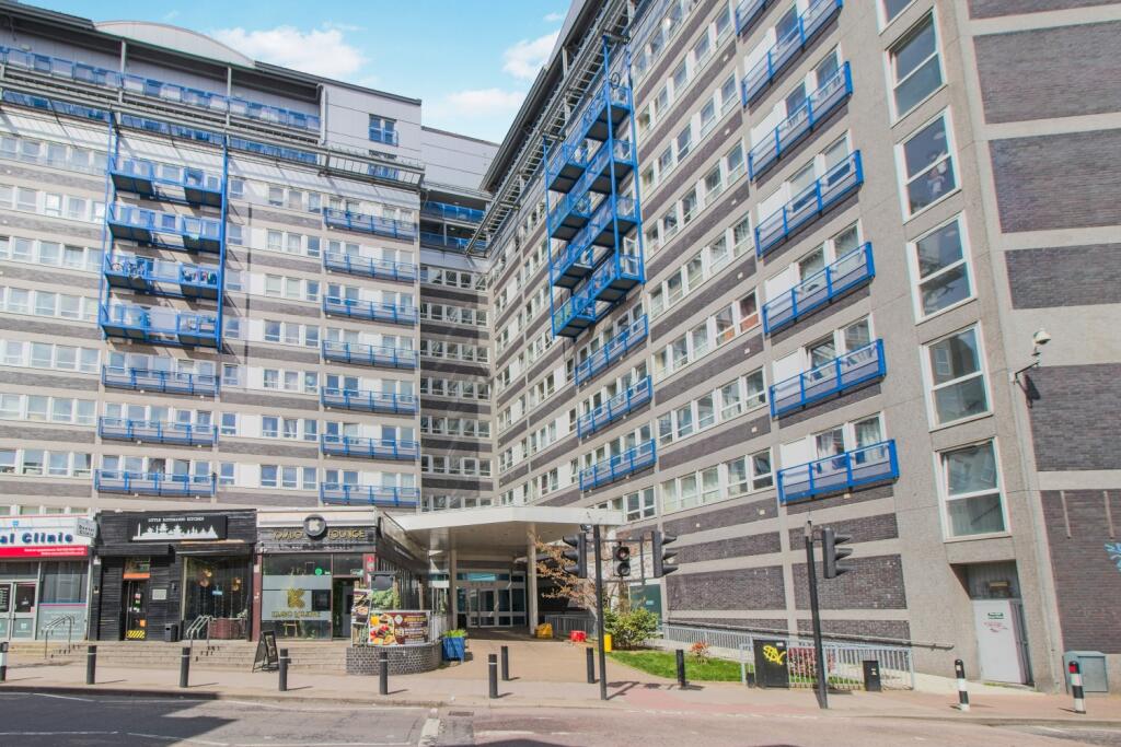 2 bed 1st Floor Flat for rent in Woolwich. From John Payne - Woolwich