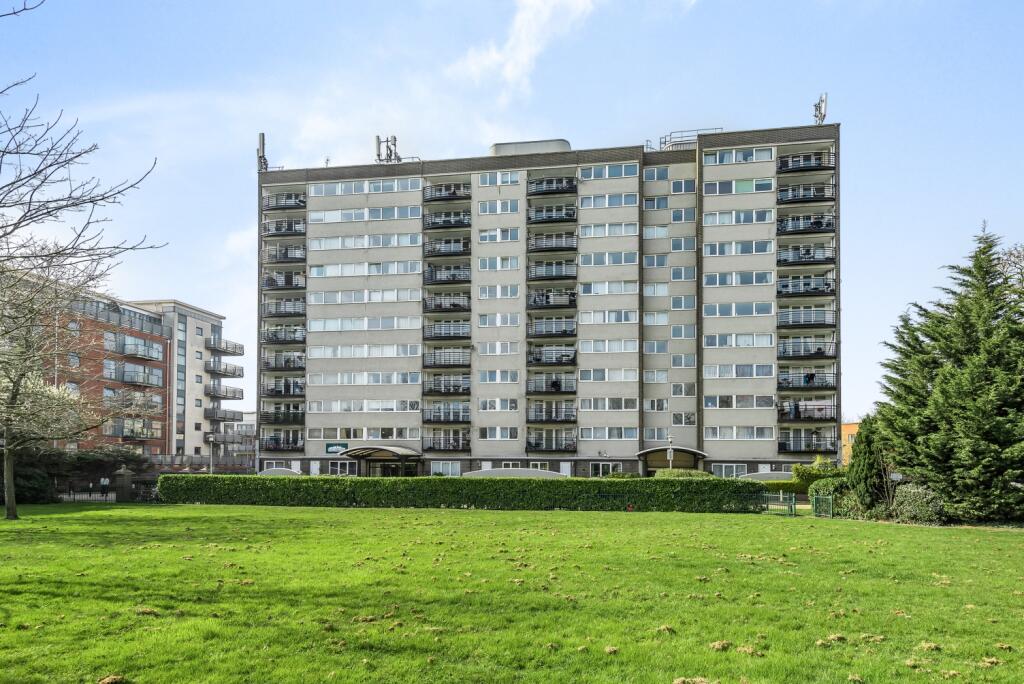 2 bed 1st Floor Flat for rent in Woolwich. From John Payne - Woolwich