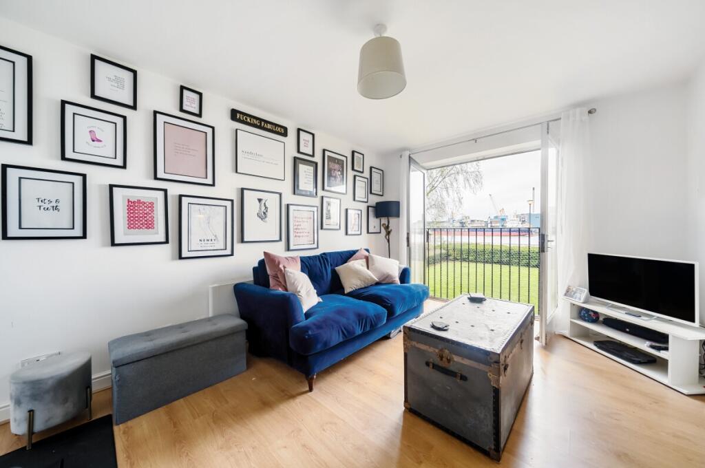 1 bed 1st Floor Flat for rent in Woolwich. From John Payne - Woolwich