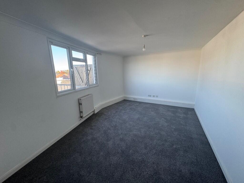 5 bed 1st Floor Flat for rent in Bournemouth. From Ellis and Partners Limited - Bournemouth 5 bed 1st Floor Flat for rent in Bournemouth. From Ellis and Partners Limited - Bournemouth