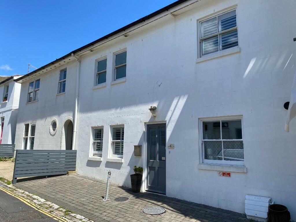 2 bed Mid Terraced House for rent in Brighton and Hove. From Ellmans - Hove