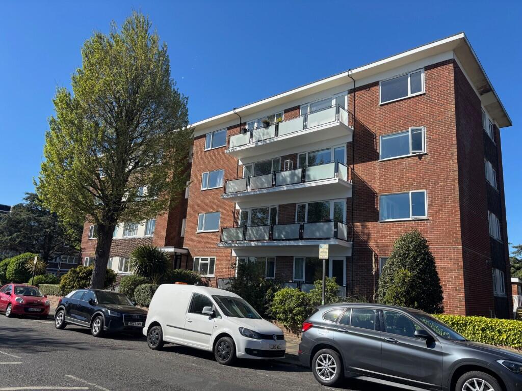 2 bed Apartment for rent in Brighton and Hove. From Ellmans - Hove