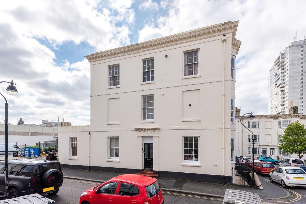 2 bed 1st Floor Flat for rent in Brighton and Hove. From Ellmans - Hove