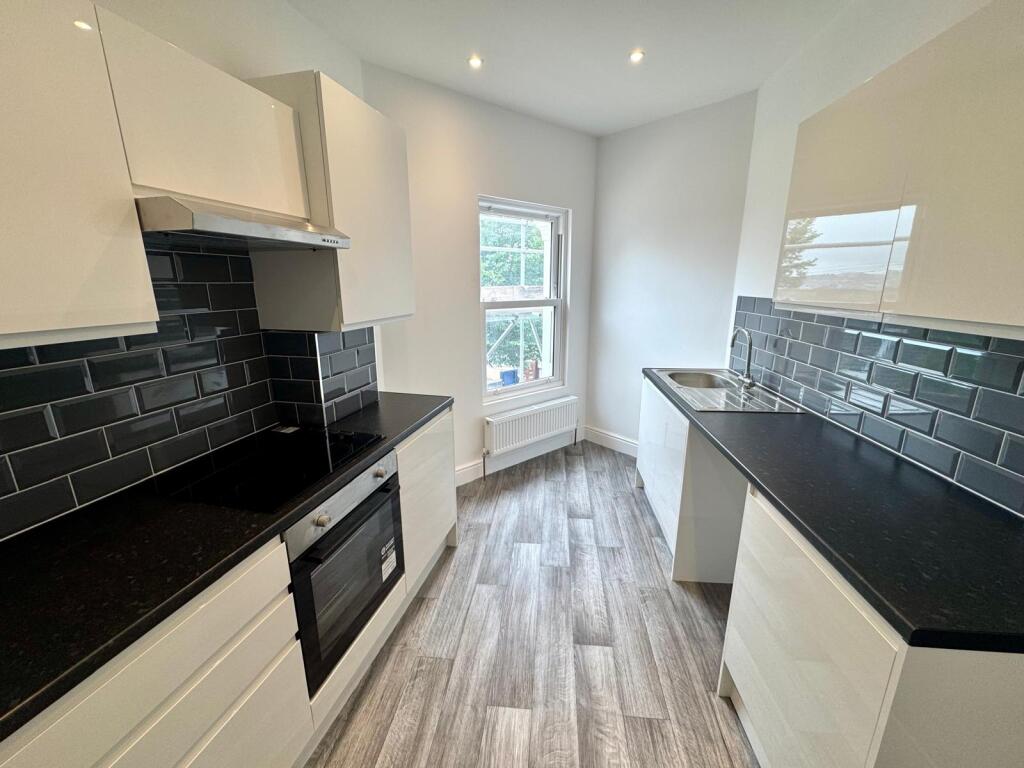 2 bed 1st Floor Flat for rent in Brighton and Hove. From Ellmans - Hove