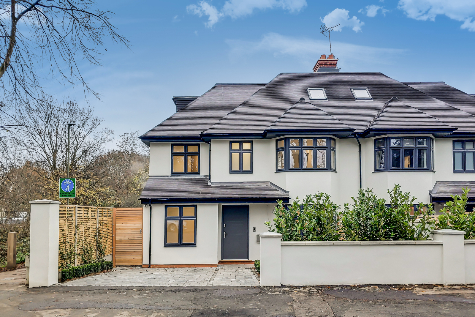 6 bed Semi Detached for rent in Hendon. From ELI-G Estates ltd 6 bed Semi Detached for rent in Hendon. From ELI-G Estates ltd
