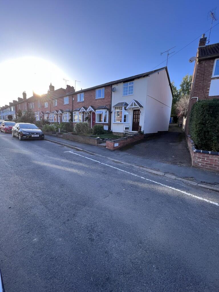 2 bed End of Terrace for rent in Kenilworth. From Envisage Sales & Lettings - Coventry 2 bed End of Terrace for rent in Kenilworth. From Envisage Sales & Lettings - Coventry