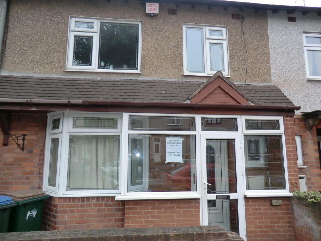 5 bed Mid Terraced House for rent in Coventry. From Envisage Sales & Lettings - Coventry
