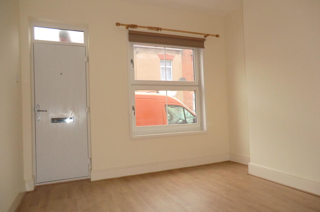 3 bed End of Terrace for rent in Coventry. From Envisage Sales & Lettings - Coventry