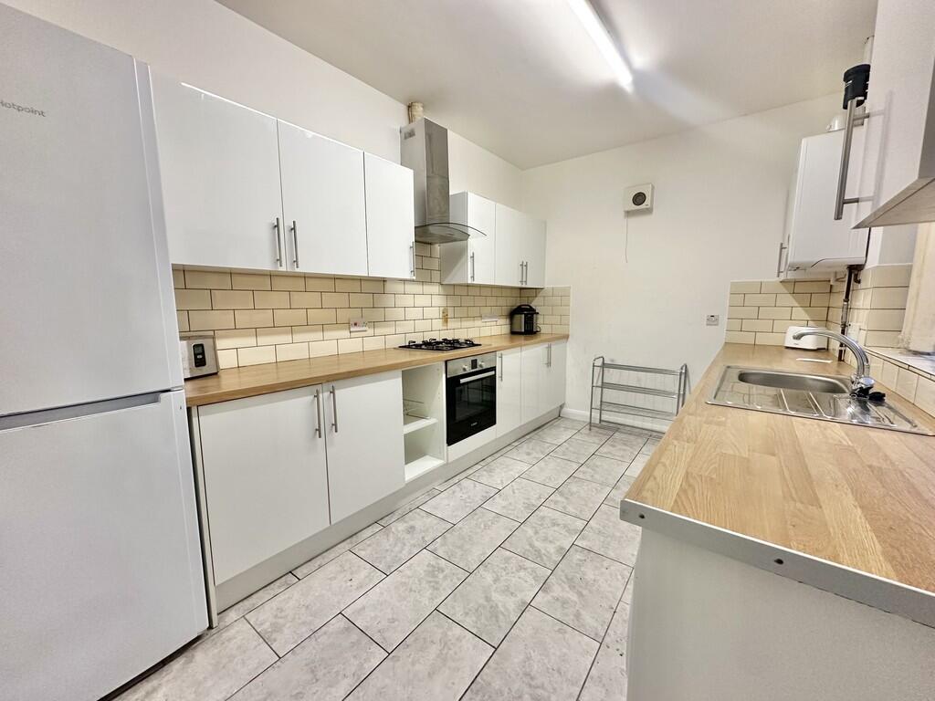 4 bed Mid Terraced House for rent in Coventry. From Envisage Sales & Lettings - Coventry